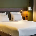 Novotel Centre Hotel 4*
