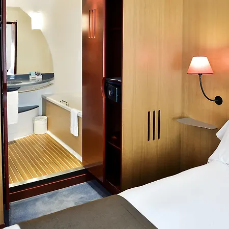 Novotel Centre 4*