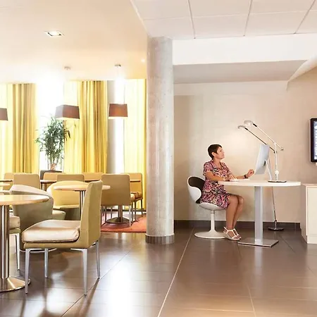 Novotel Centre Hotel