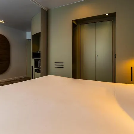 Novotel Centre Hotel