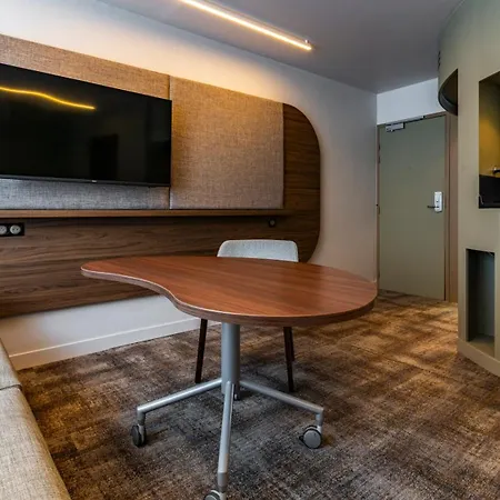 Novotel Centre Hotel 4*