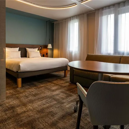 Novotel Centre 4* رانس