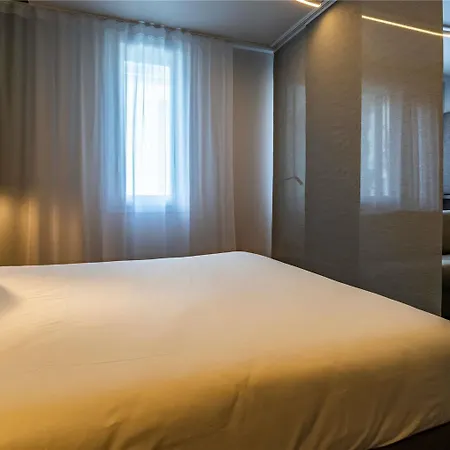 فندق Novotel Centre رانس