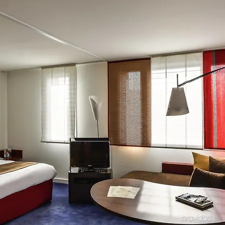 Novotel Centre Hotel