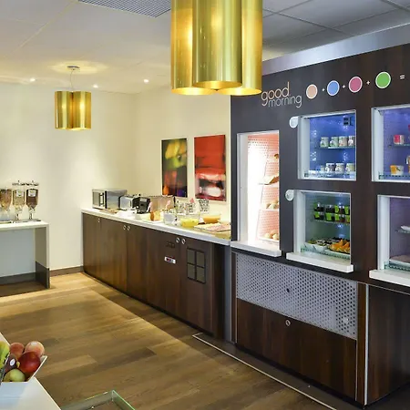 Novotel Centre 4* رانس