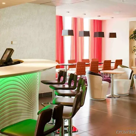 Novotel Centre 4* رانس