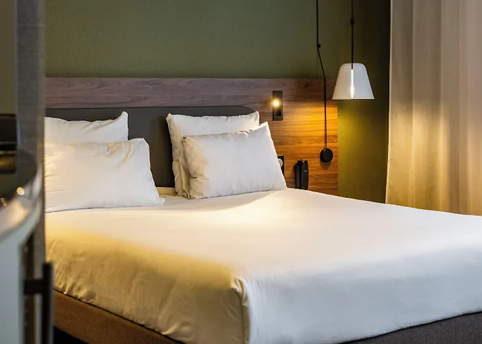 Novotel Centre Hotel 4*